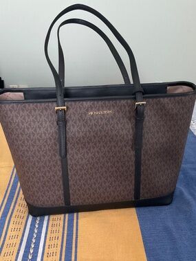 Michael Kors Jet Set Travel Large Top Zip Tote